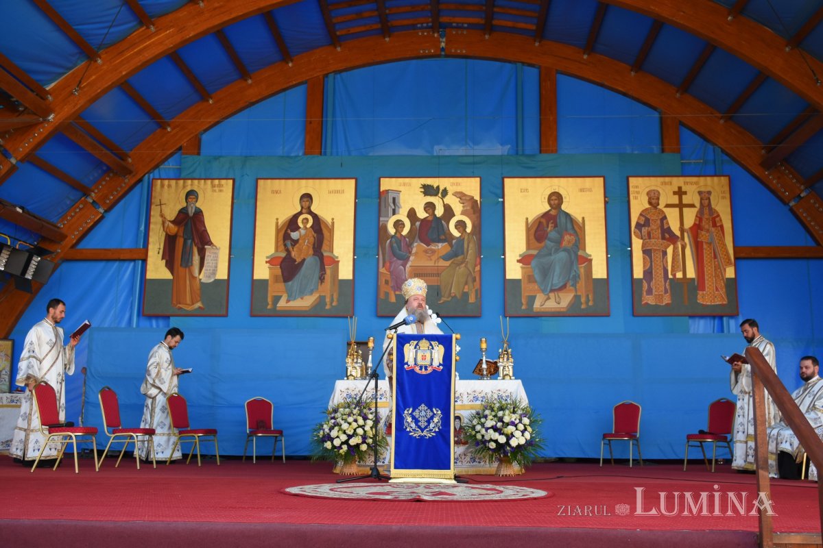 Preacinstirea Maicii Domnului pe Colina Bucuriei la sărbătoarea Adormirii sale 180481