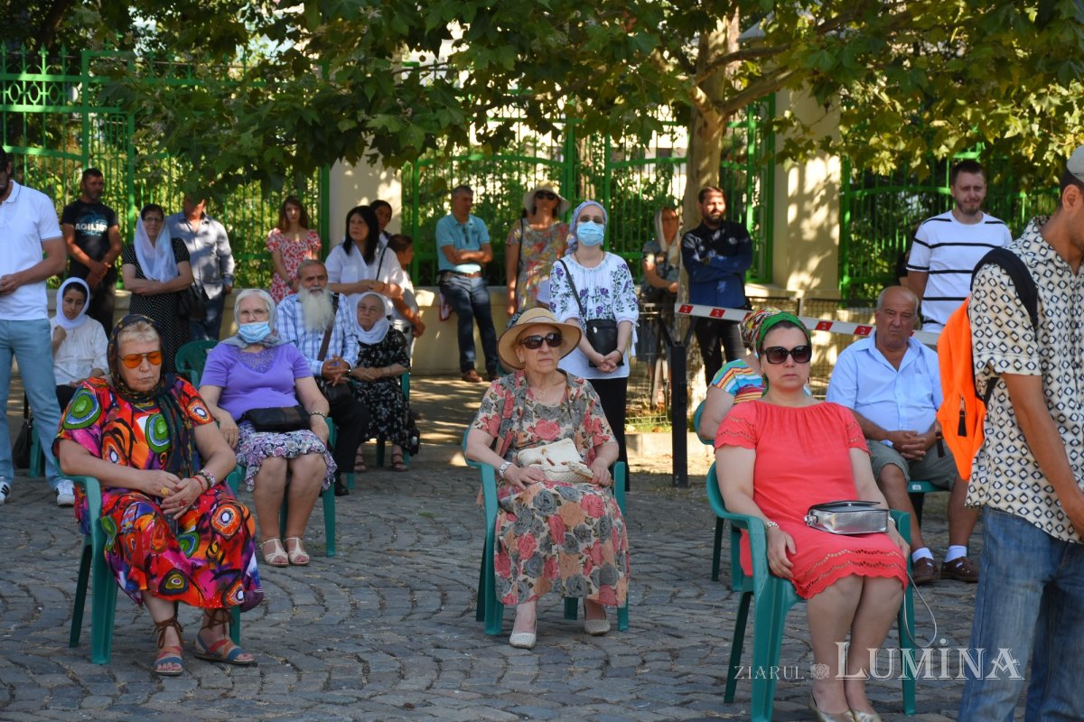 Preacinstirea Maicii Domnului pe Colina Bucuriei la sărbătoarea Adormirii sale 180486