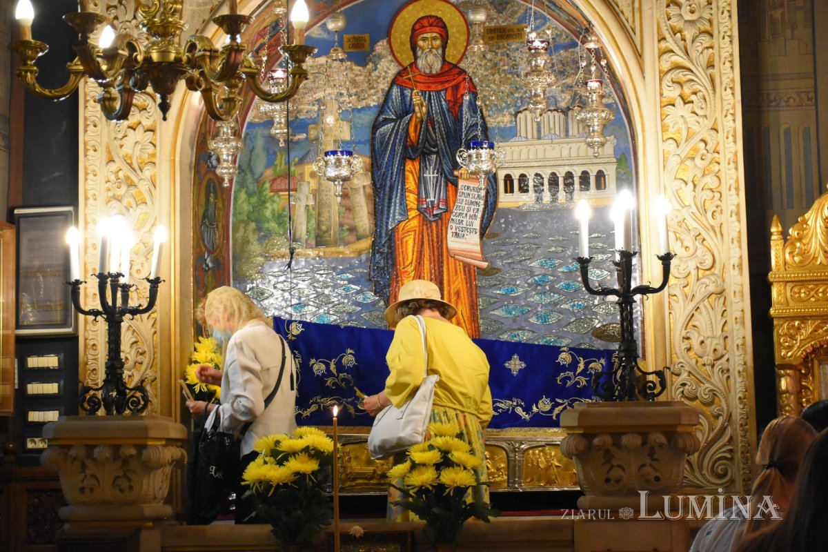 Preacinstirea Maicii Domnului pe Colina Bucuriei la sărbătoarea Adormirii sale 180489