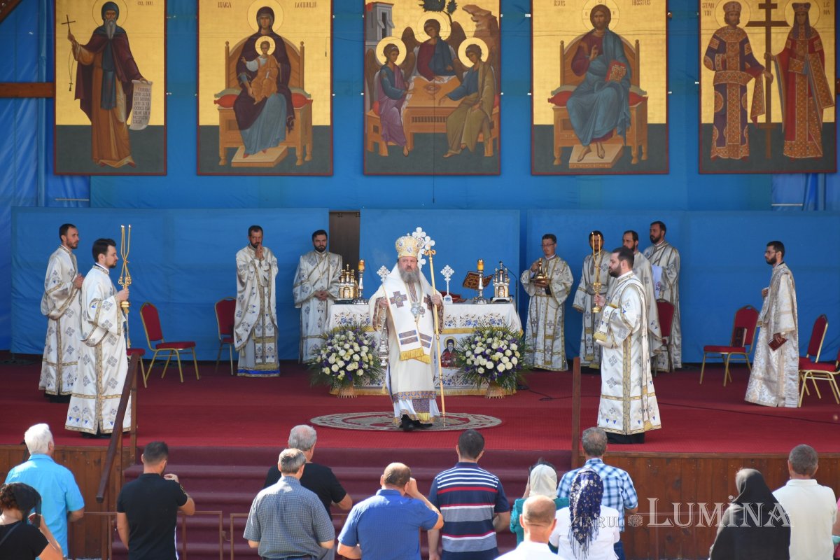 Preacinstirea Maicii Domnului pe Colina Bucuriei la sărbătoarea Adormirii sale 180491