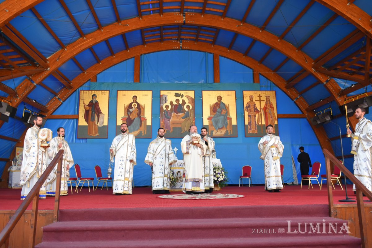 Preacinstirea Maicii Domnului pe Colina Bucuriei la sărbătoarea Adormirii sale 180493