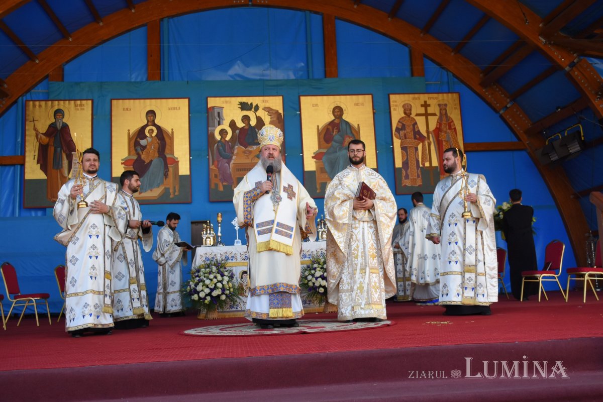 Preacinstirea Maicii Domnului pe Colina Bucuriei la sărbătoarea Adormirii sale 180495