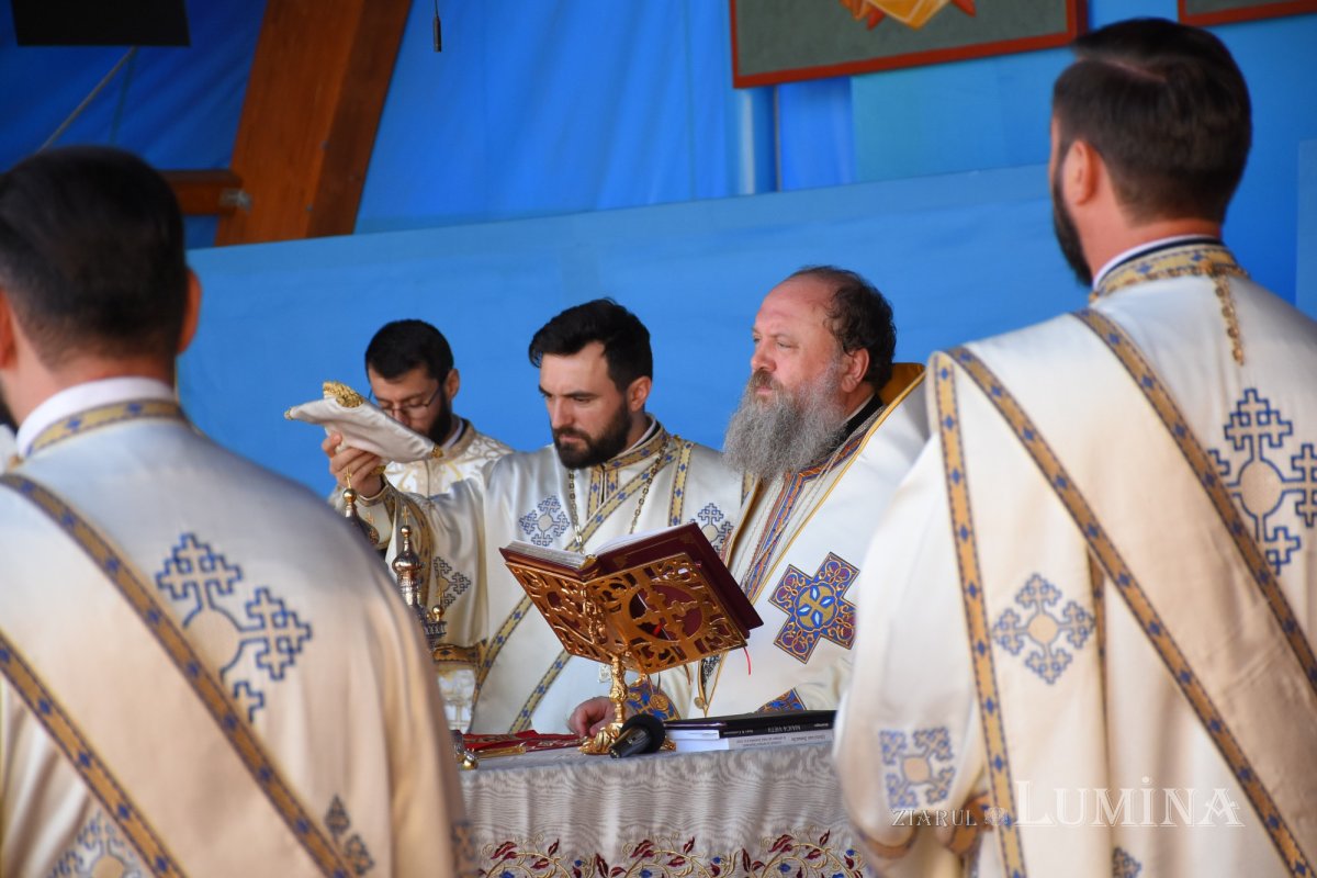 Preacinstirea Maicii Domnului pe Colina Bucuriei la sărbătoarea Adormirii sale 180496