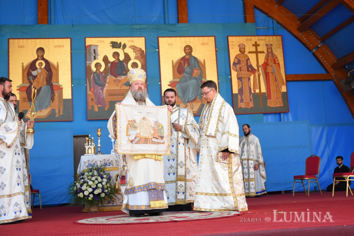 Preacinstirea Maicii Domnului pe Colina Bucuriei la sărbătoarea Adormirii sale 180497