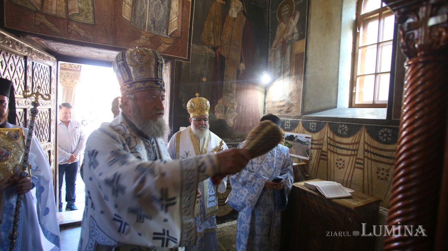 Sărbătoare la Mănăstirea Brâncoveanu de la Sâmbăta de Sus 180545