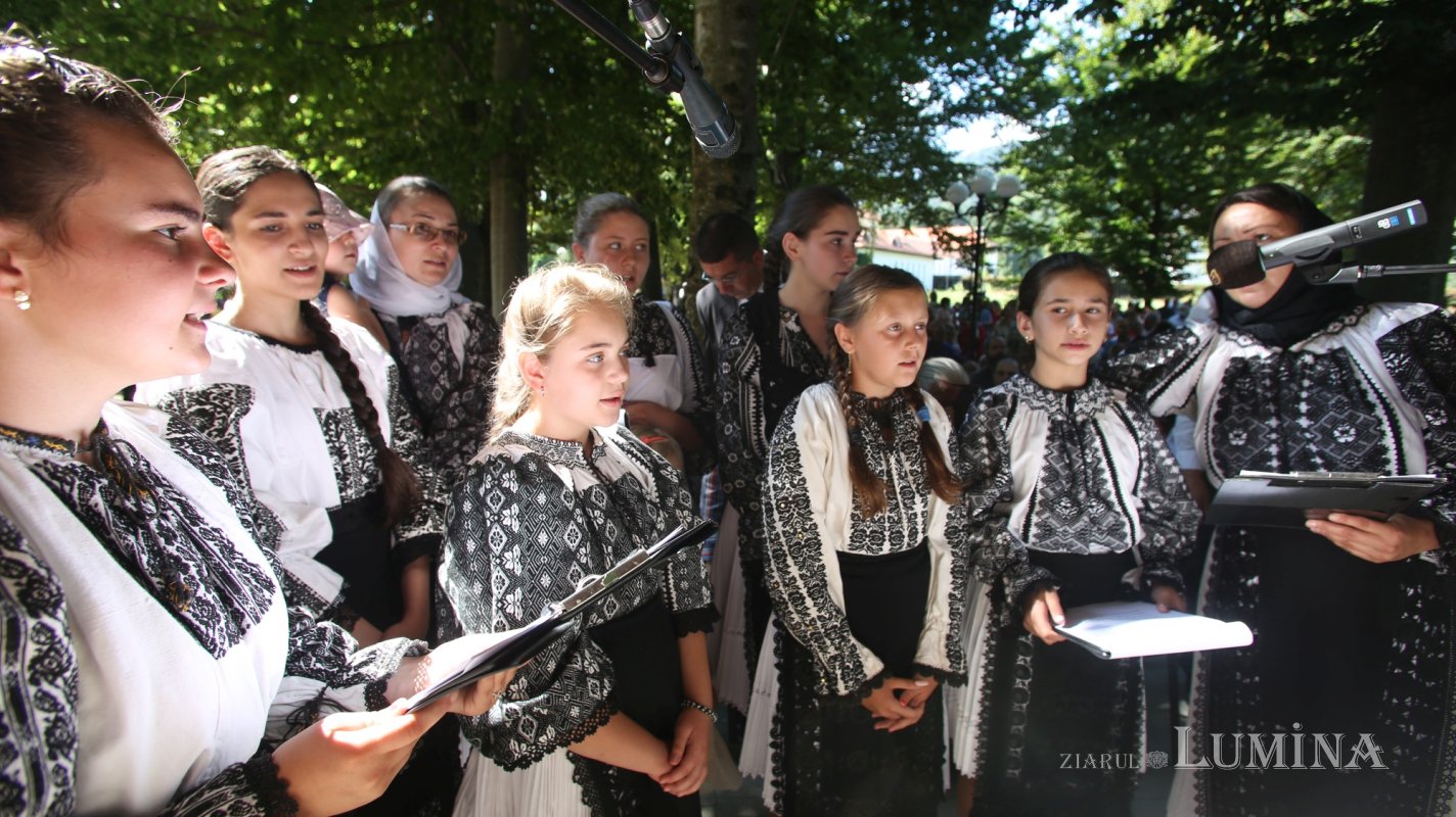 Sărbătoare la Mănăstirea Brâncoveanu de la Sâmbăta de Sus 180549