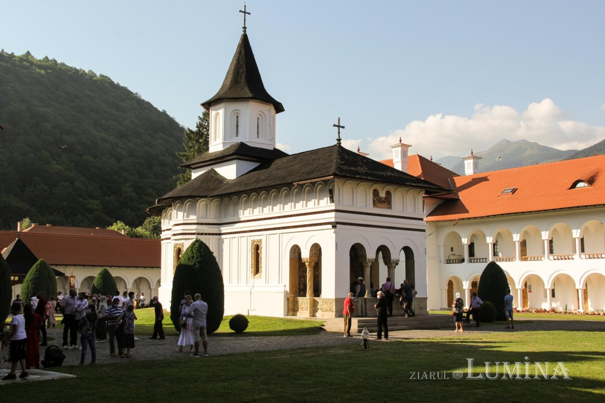 Sărbătoare la Mănăstirea Brâncoveanu de la Sâmbăta de Sus 180553