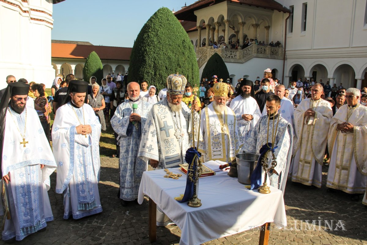 Sărbătoare la Mănăstirea Brâncoveanu de la Sâmbăta de Sus 180554