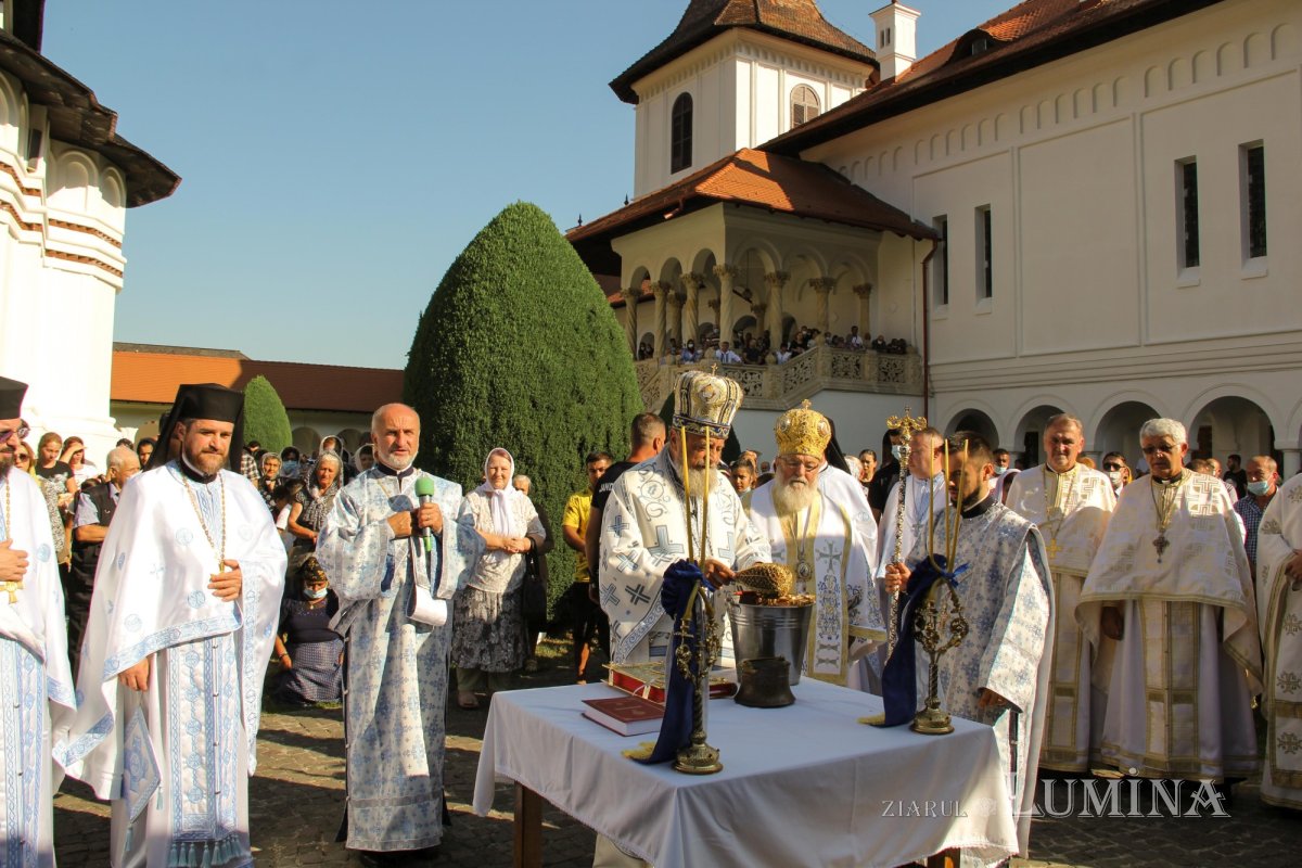 Sărbătoare la Mănăstirea Brâncoveanu de la Sâmbăta de Sus 180556