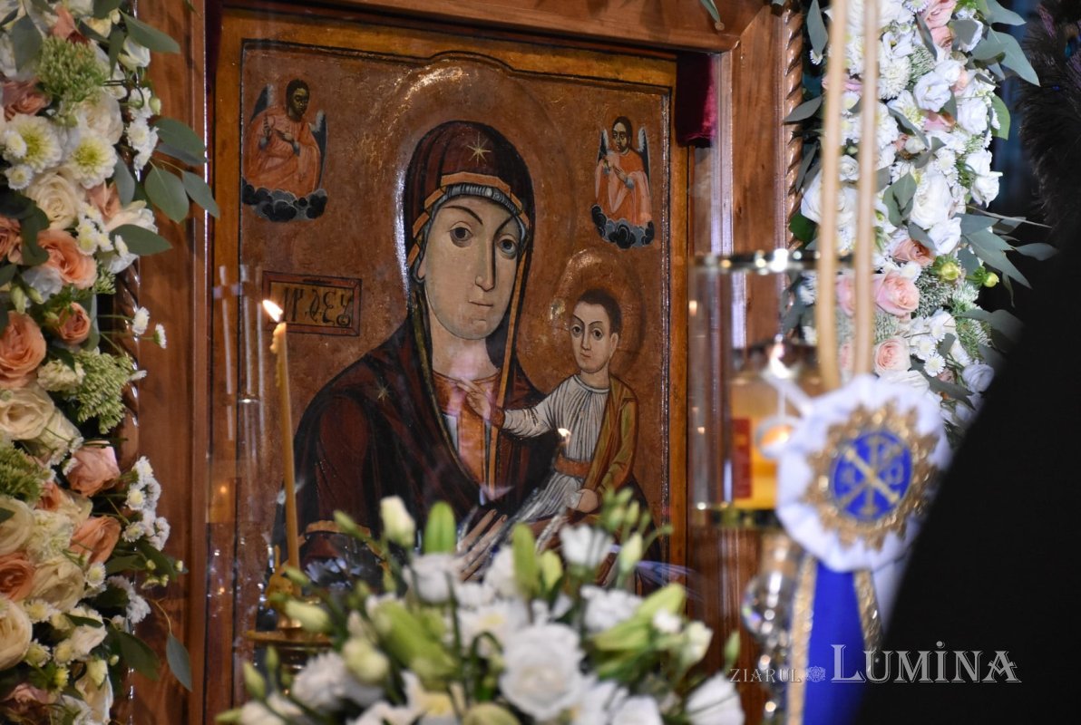 Slujba Prohodului Maicii Domnului la Mănăstirea Nicula 180452