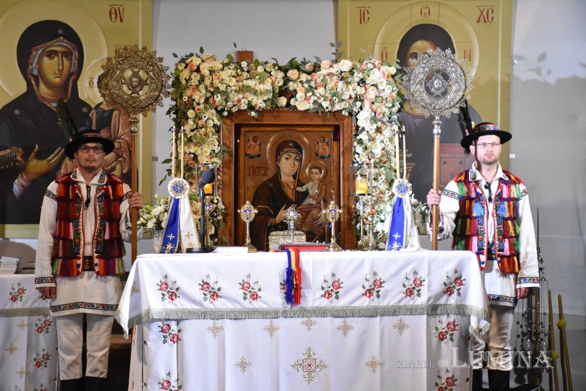 Slujba Prohodului Maicii Domnului la Mănăstirea Nicula 180459