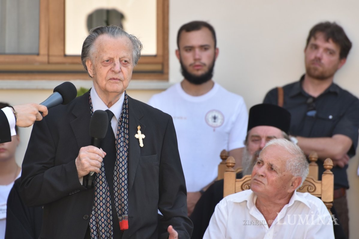 Congresul studențesc aniversar desfășurat la Mănăstirea Putna 180982