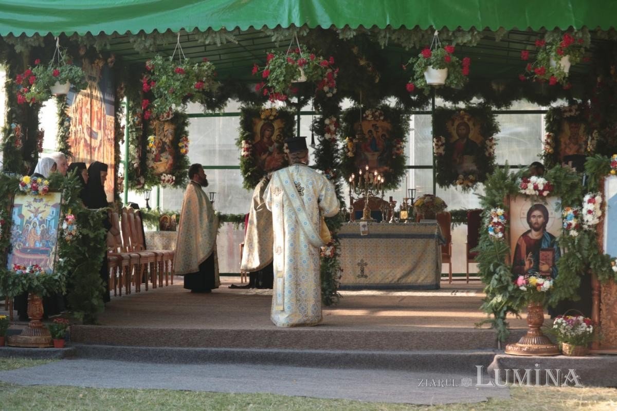 Sărbătorile Văratecului, triadă de bucurie duhovnicească 181112