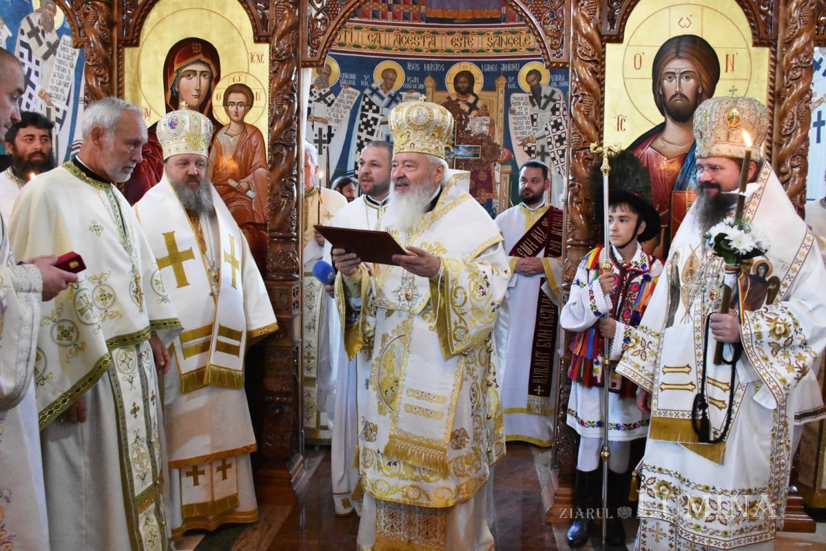 Târnosirea Bisericii „Sfânta Treime” și „Sfinții Trei Ierarhi” din Dej 181515