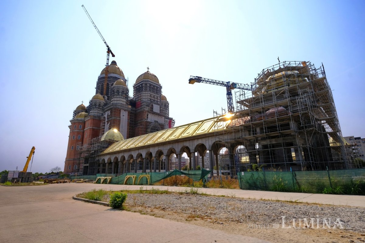 Şantierul Catedralei Naţionale la sfârşitul verii 181786