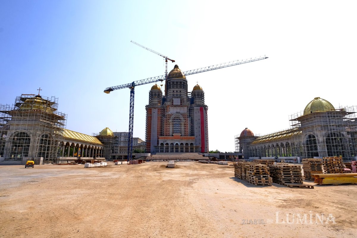 Şantierul Catedralei Naţionale la sfârşitul verii 181787