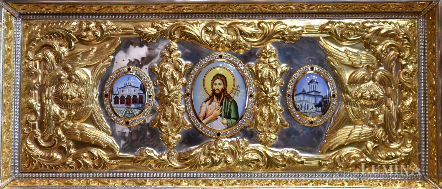 Patriarhul României a sfinţit două racle pentru moaştele Botezătorului Domnului 181966
