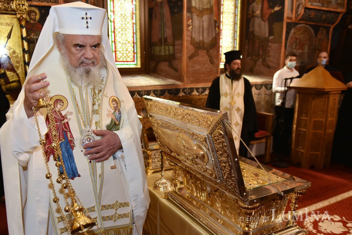Patriarhul României a sfinţit două racle pentru moaştele Botezătorului Domnului 181972