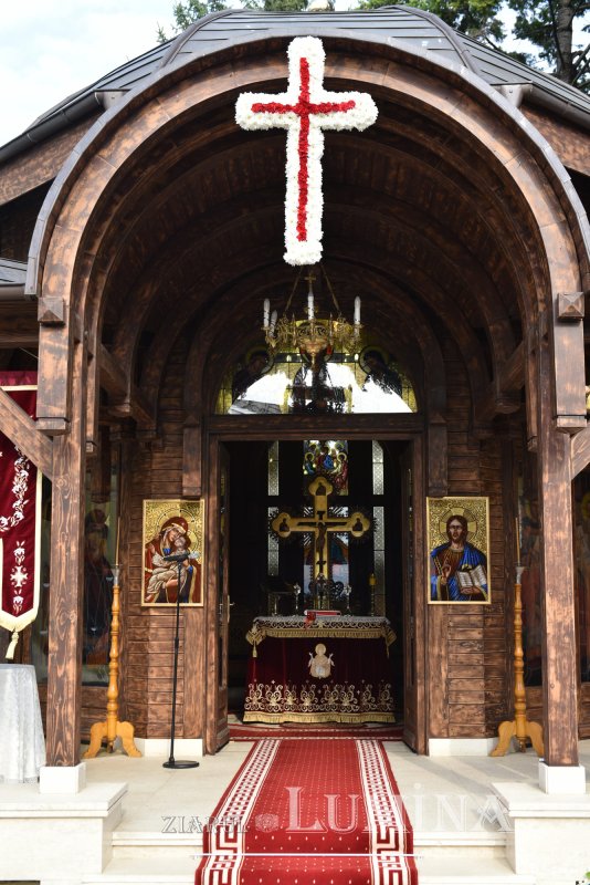 Procesiune la ceas de seară la Mănăstirea Plumbuita din București 182034