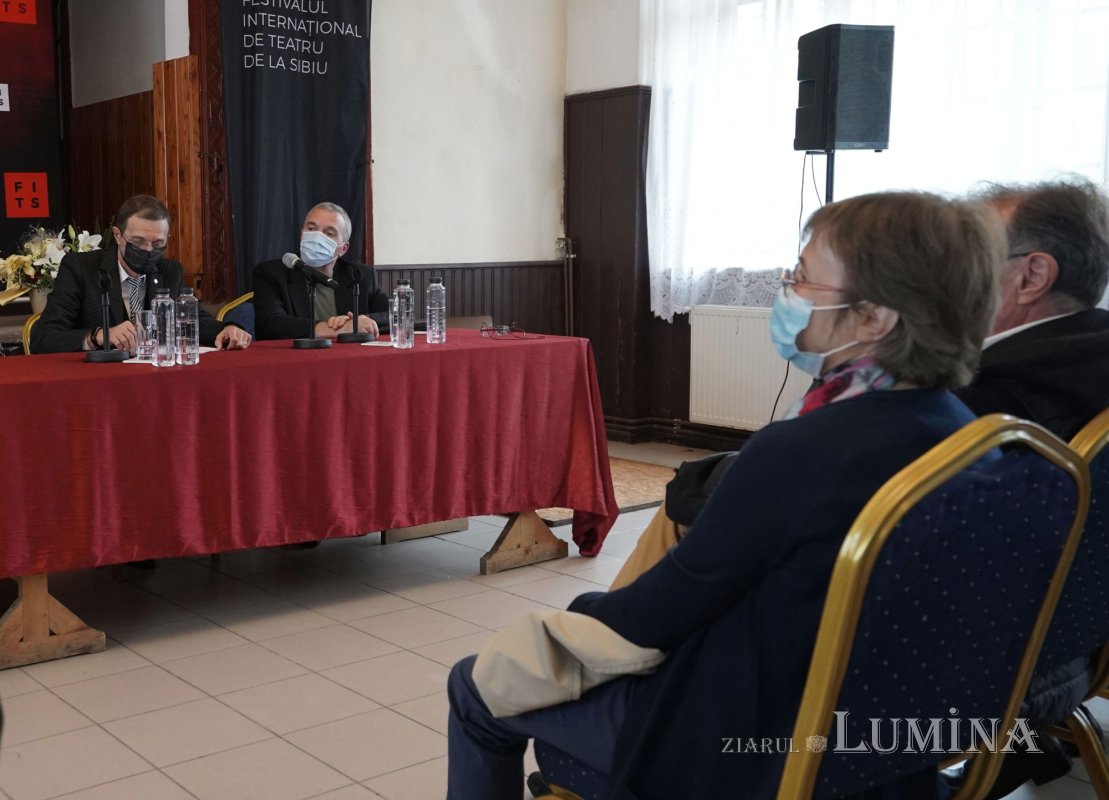 Academicianul Ioan Aurel Pop: „Icoana are un mare rol istoric” 182131