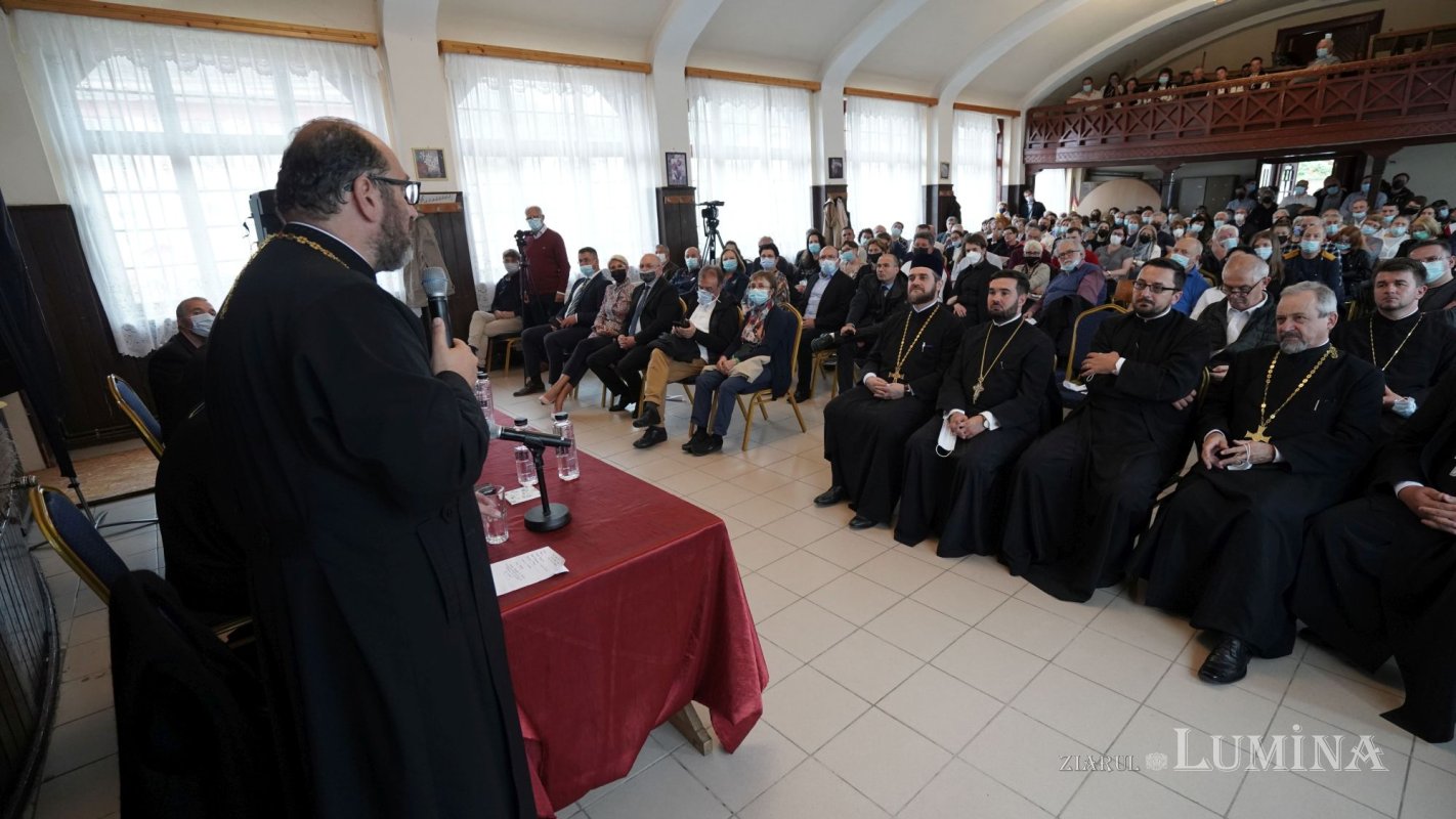 Academicianul Ioan Aurel Pop: „Icoana are un mare rol istoric” 182136