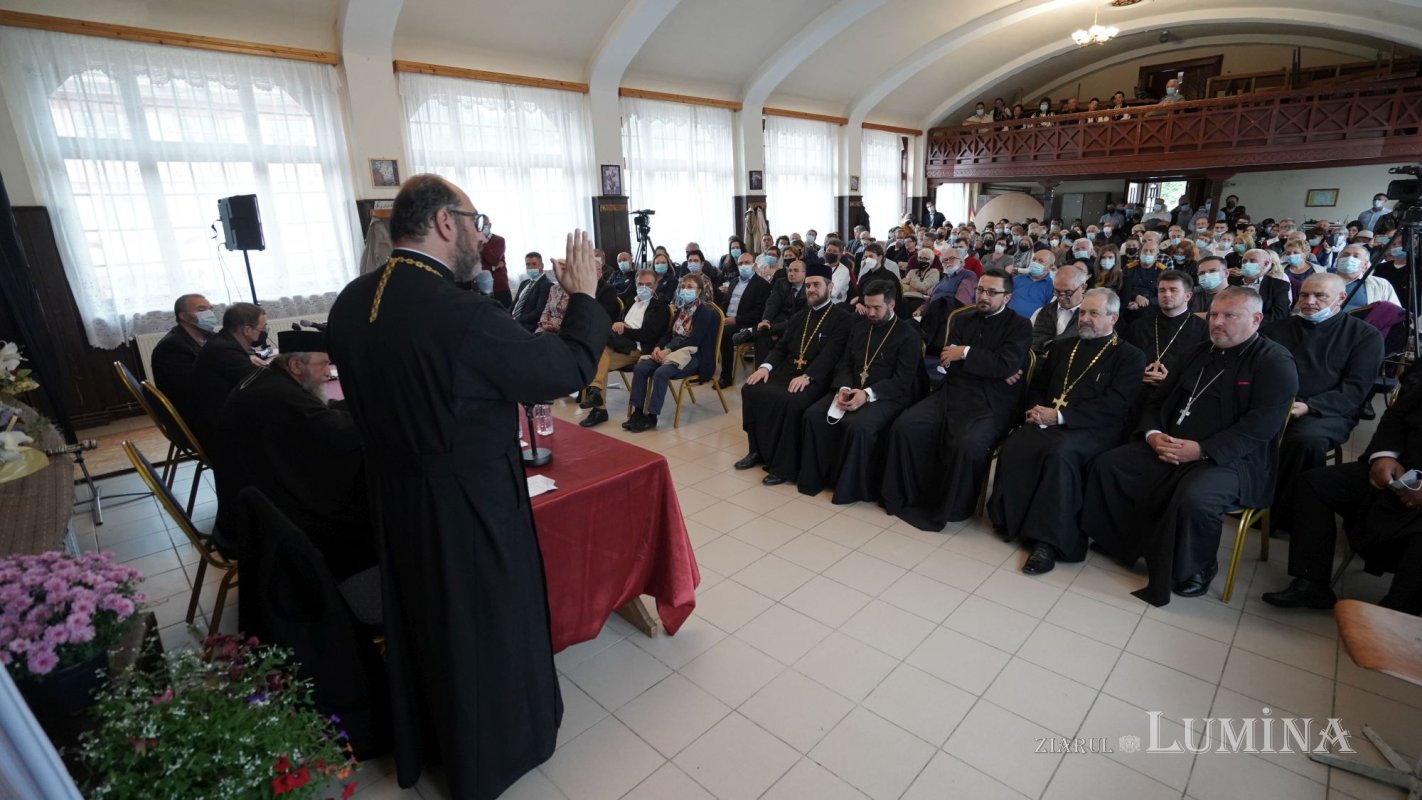 Academicianul Ioan Aurel Pop: „Icoana are un mare rol istoric” 182137