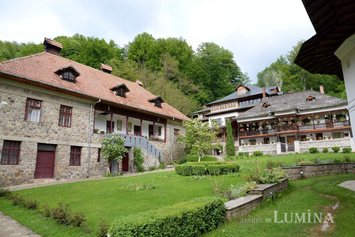 Trăitori pentru o zi în duhul și lumina sfinților de la Robaia 181733