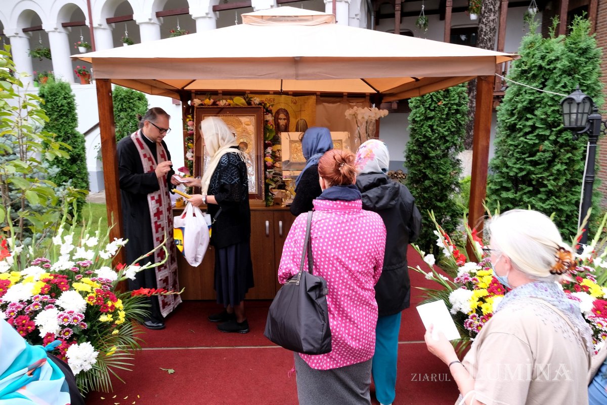 Zile de sărbătoare la Mănăstirea Plumbuita 182081