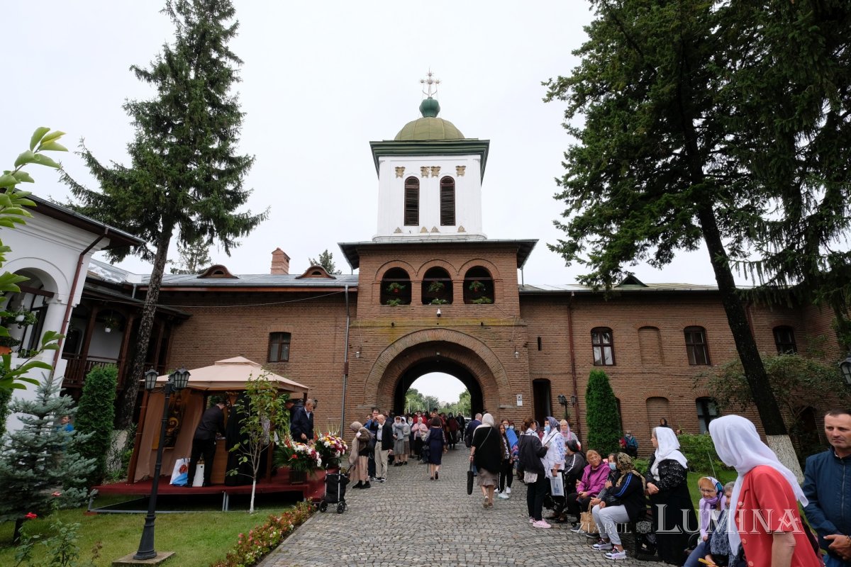 Zile de sărbătoare la Mănăstirea Plumbuita 182082