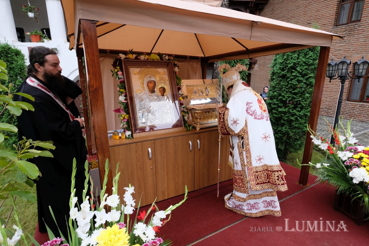 Zile de sărbătoare la Mănăstirea Plumbuita 182084