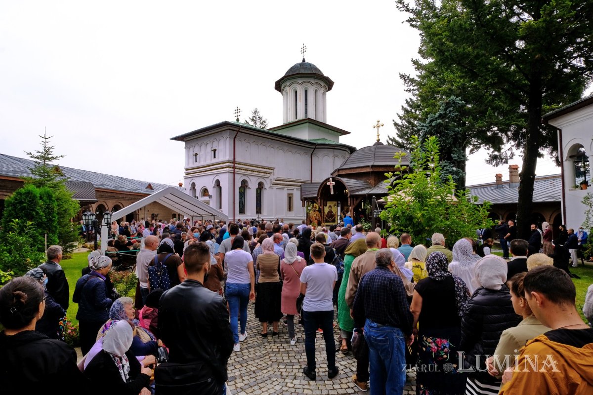 Zile de sărbătoare la Mănăstirea Plumbuita 182101