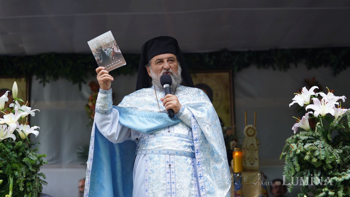 Liturghie arhierească la Sihăstria Râșcăi 182192