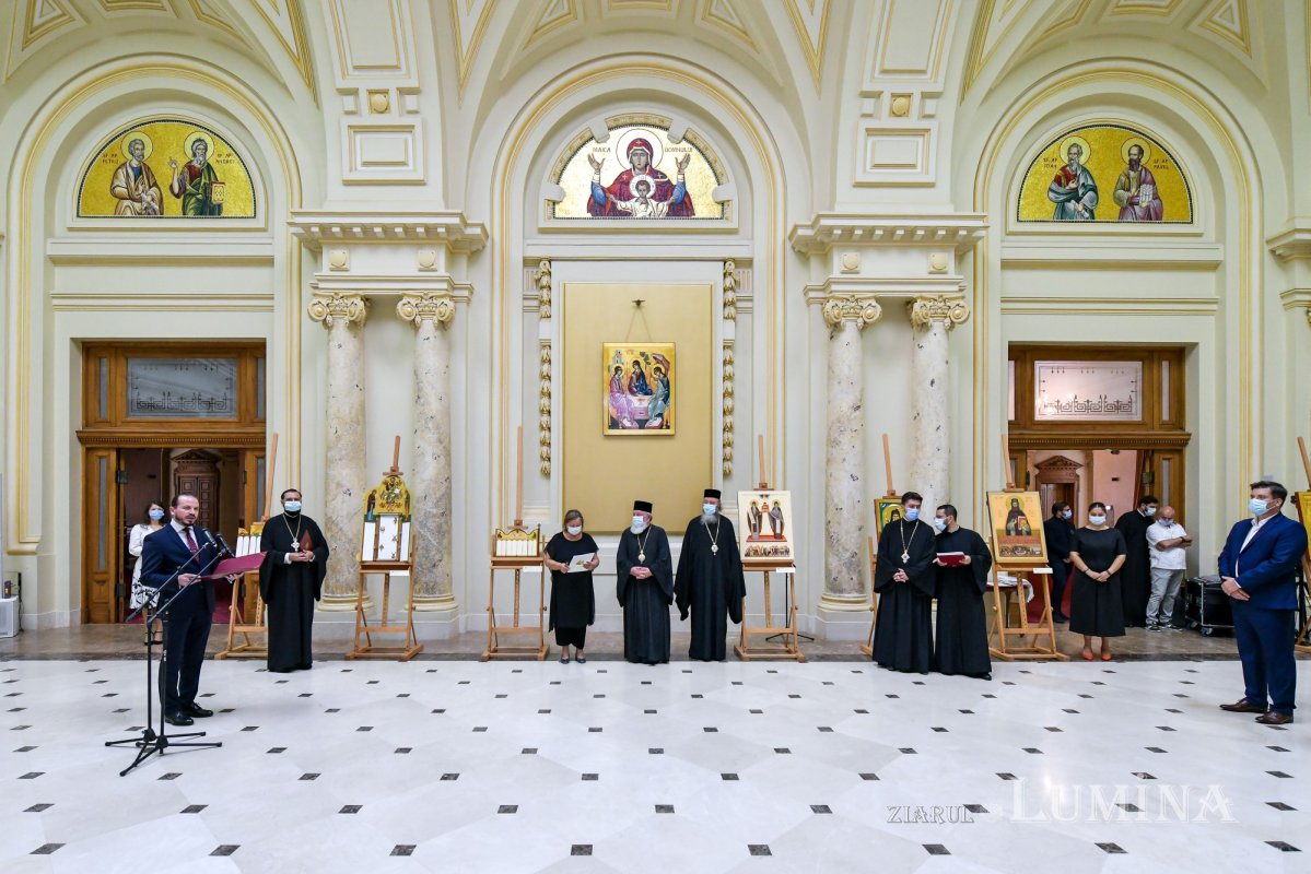 Premierea câștigătorilor celei de-a 10-a ediții a concursului „Icoana ortodoxă - lumina credinței” 182411