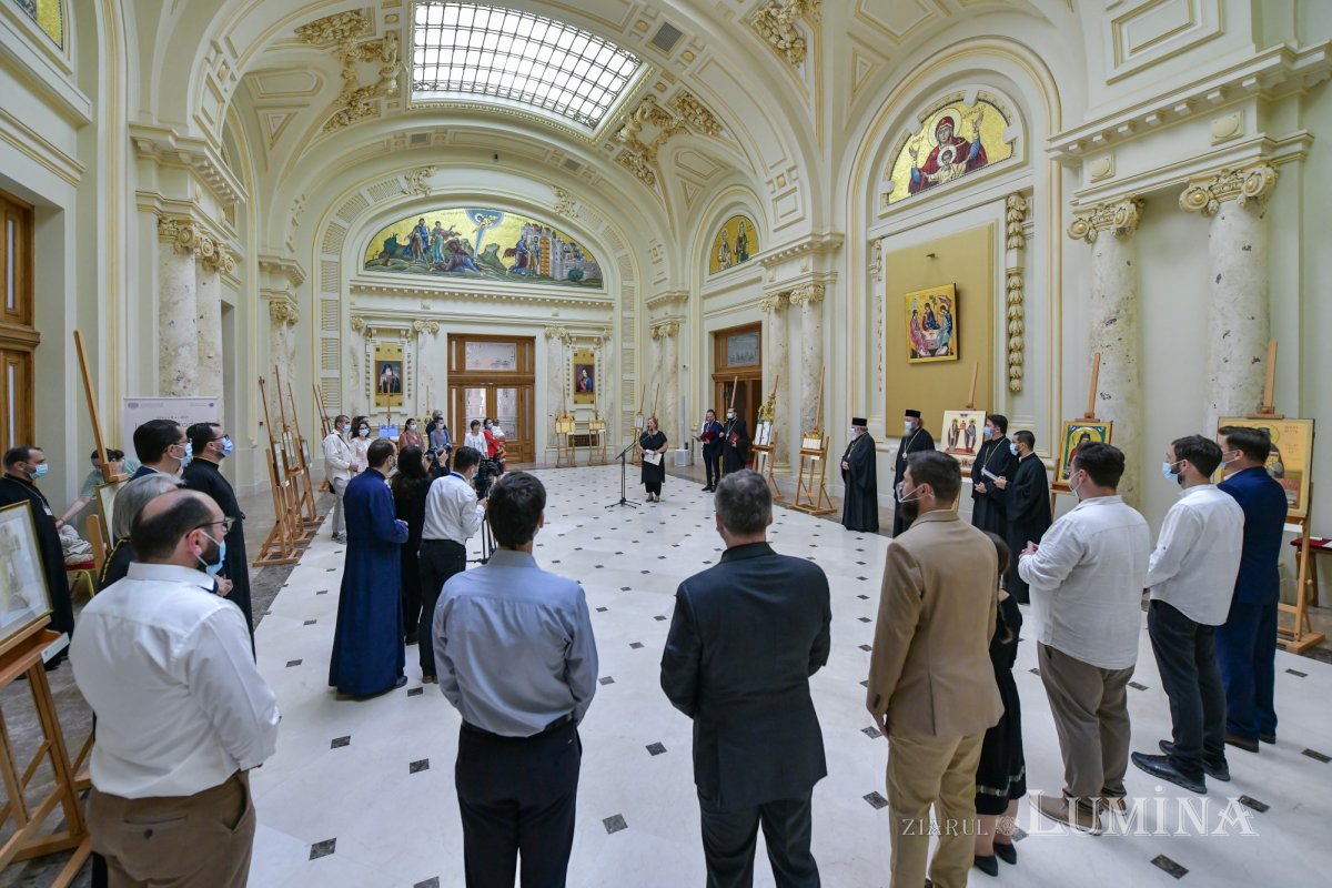 Premierea câștigătorilor celei de-a 10-a ediții a concursului „Icoana ortodoxă - lumina credinței” 182412