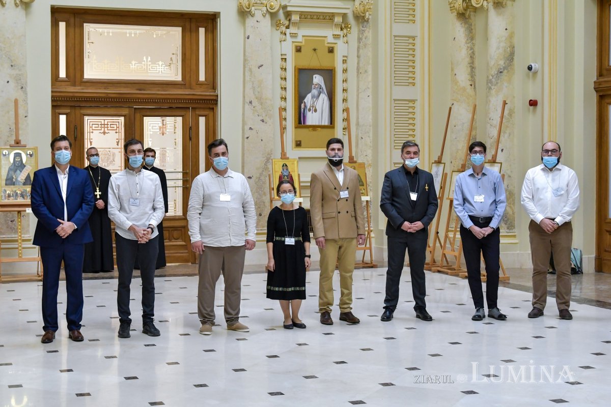 Premierea câștigătorilor celei de-a 10-a ediții a concursului „Icoana ortodoxă - lumina credinței” 182418