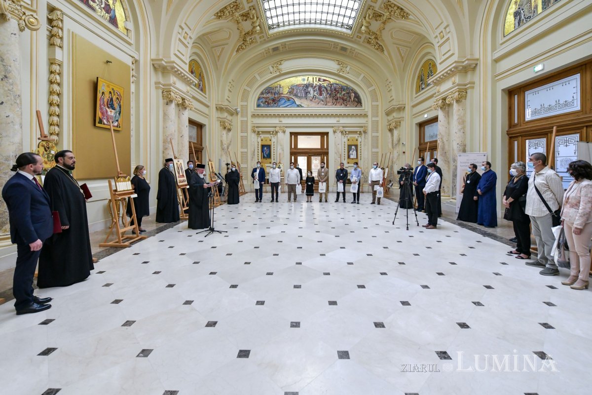 Premierea câștigătorilor celei de-a 10-a ediții a concursului „Icoana ortodoxă - lumina credinței” 182424