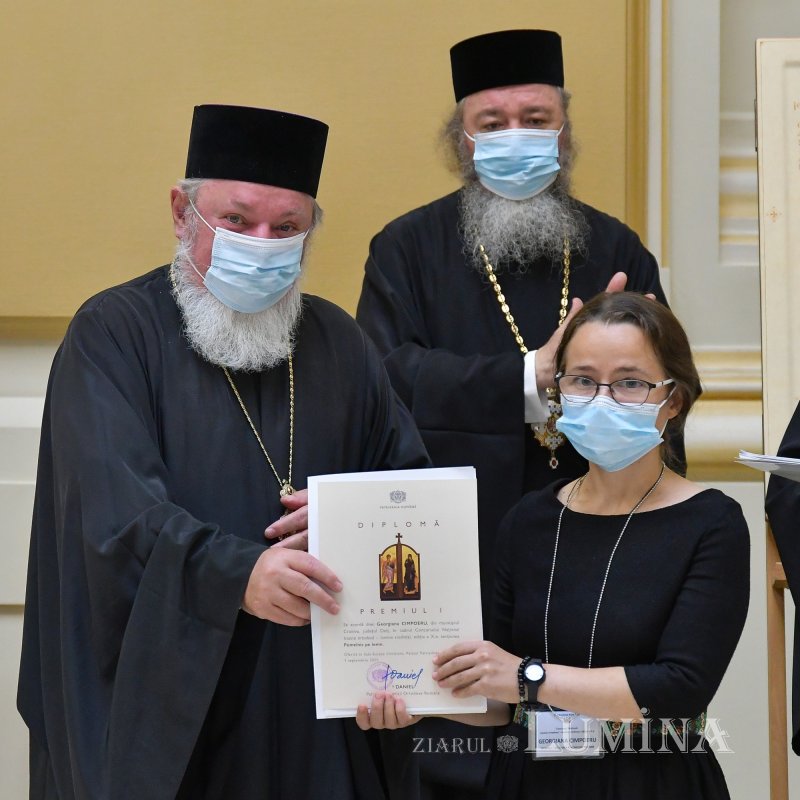 Premierea câștigătorilor celei de-a 10-a ediții a concursului „Icoana ortodoxă - lumina credinței” 182435