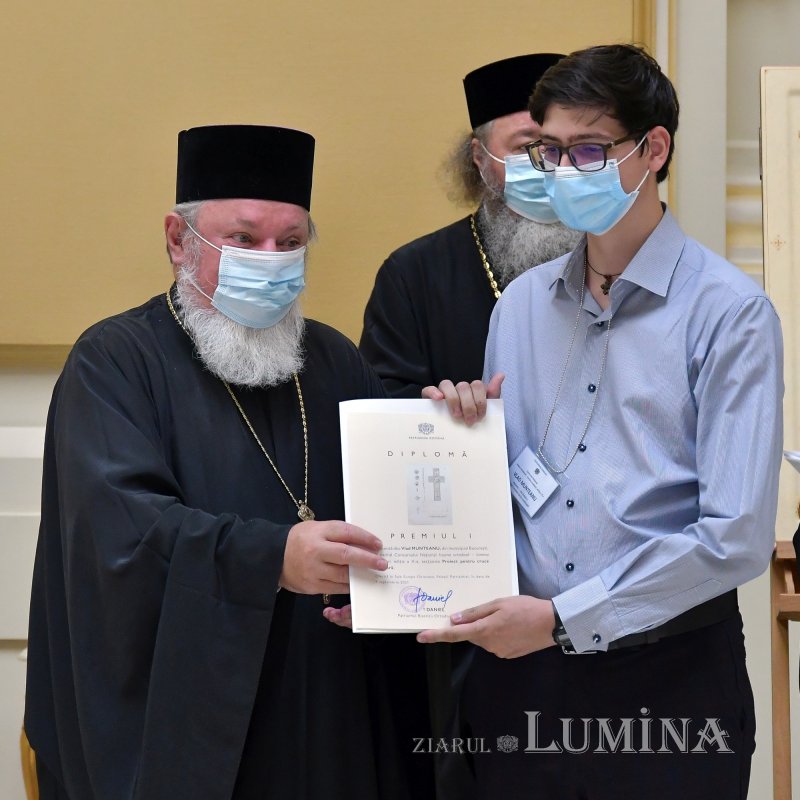 Premierea câștigătorilor celei de-a 10-a ediții a concursului „Icoana ortodoxă - lumina credinței” 182438