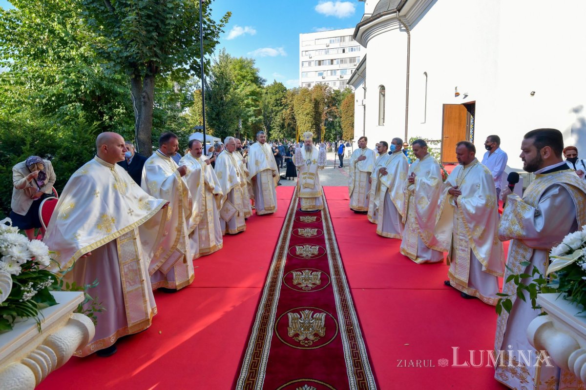 A fost sfințită biserica Sfântului Mercurie din București 182790