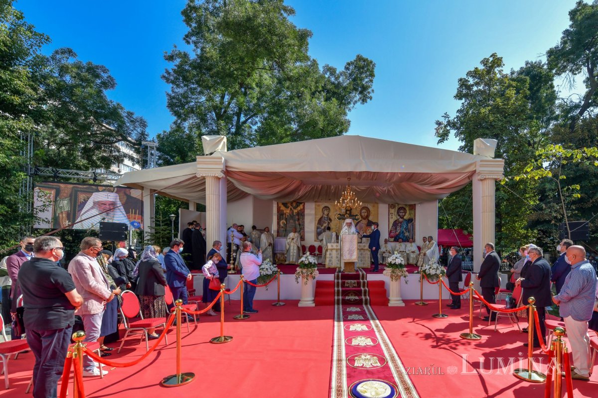 A fost sfințită biserica Sfântului Mercurie din București 182806