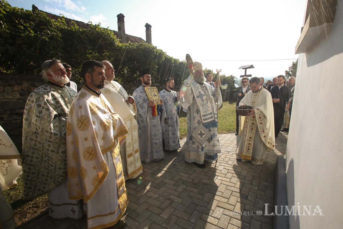 Binecuvântare arhierească la Ungra, judeţul Braşov 182911