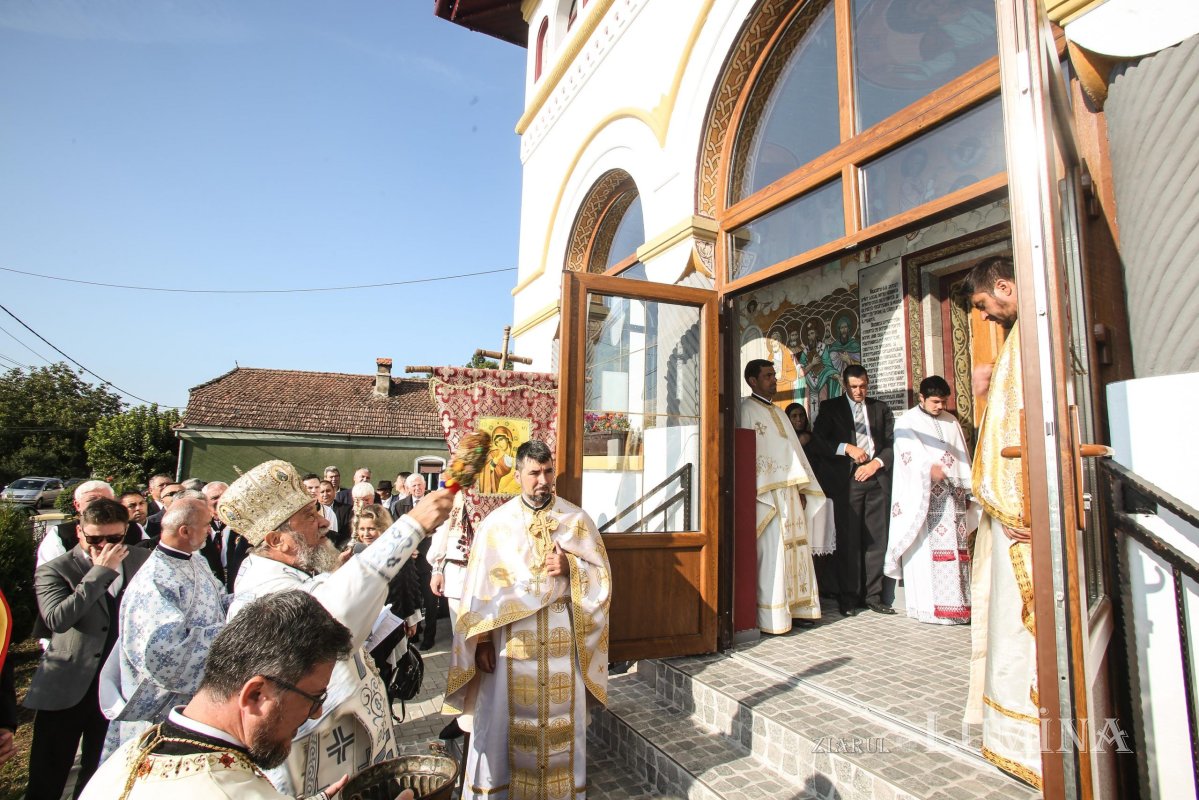 Binecuvântare arhierească la Ungra, judeţul Braşov 182913