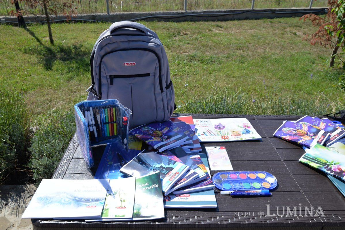 Daruri pentru elevi din familii defavorizate la început de an şcolar 183106