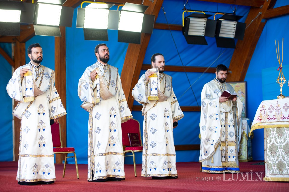 Binecuvântare arhierească la Altarul de vară de pe Colina Patriarhiei 183219