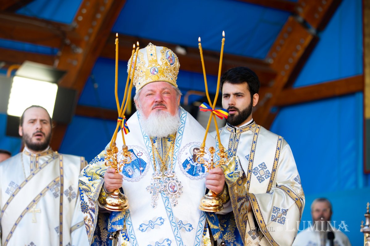 Binecuvântare arhierească la Altarul de vară de pe Colina Patriarhiei 183228