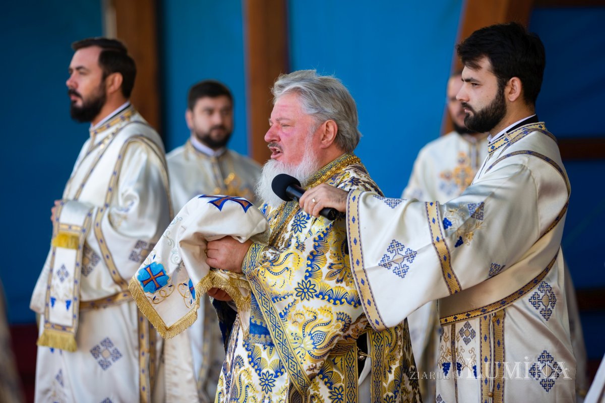 Binecuvântare arhierească la Altarul de vară de pe Colina Patriarhiei 183252