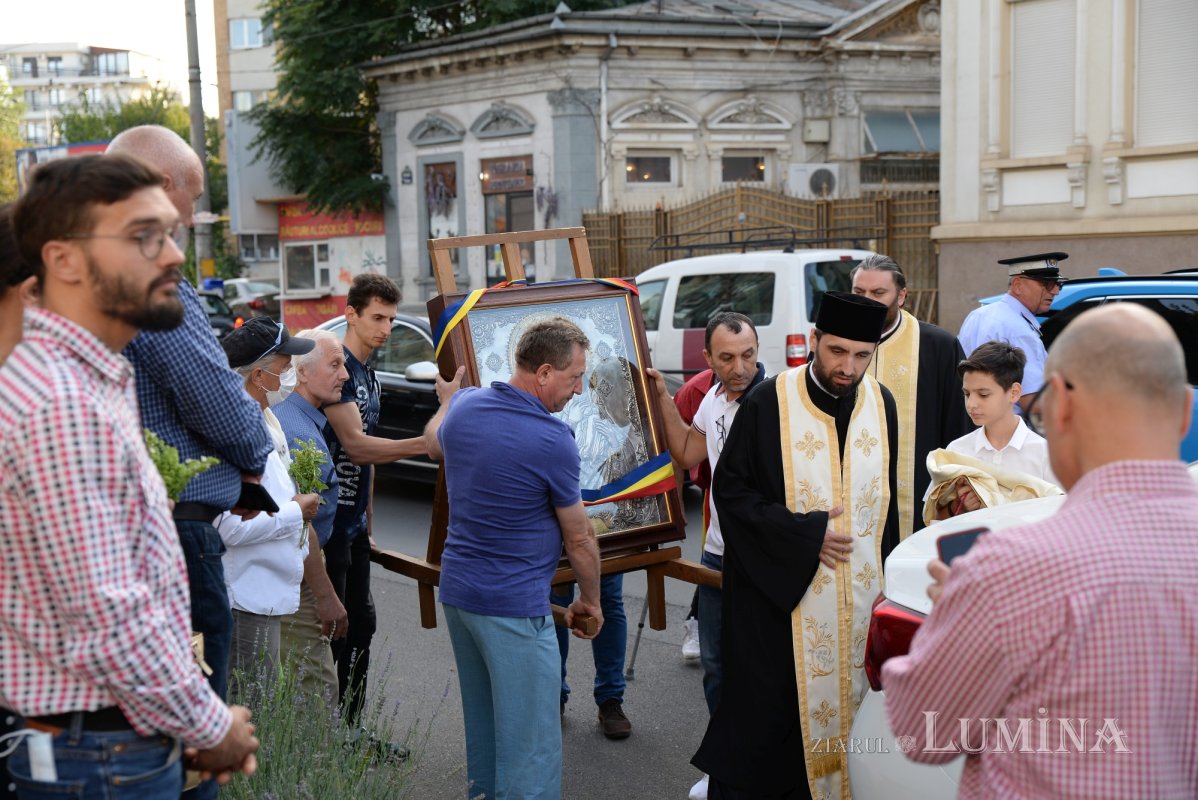 Icoana Maicii Domnului de la Letca Nouă a ajuns în București 183377