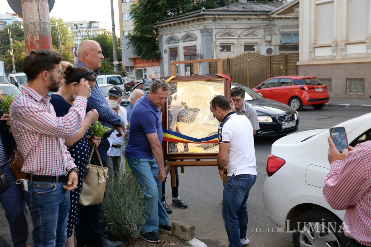 Icoana Maicii Domnului de la Letca Nouă a ajuns în București 183378