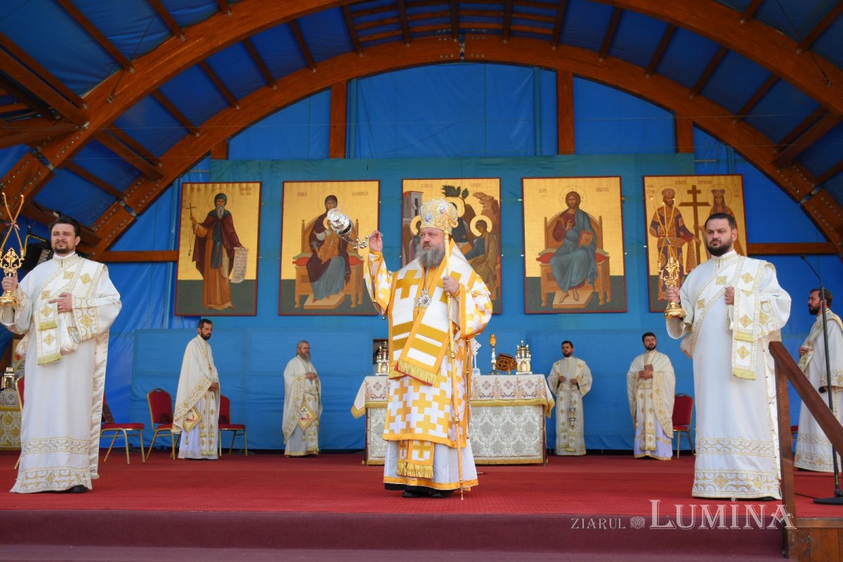 Binecuvântarea studenților misionari la Catedrala Patriarhală 183742