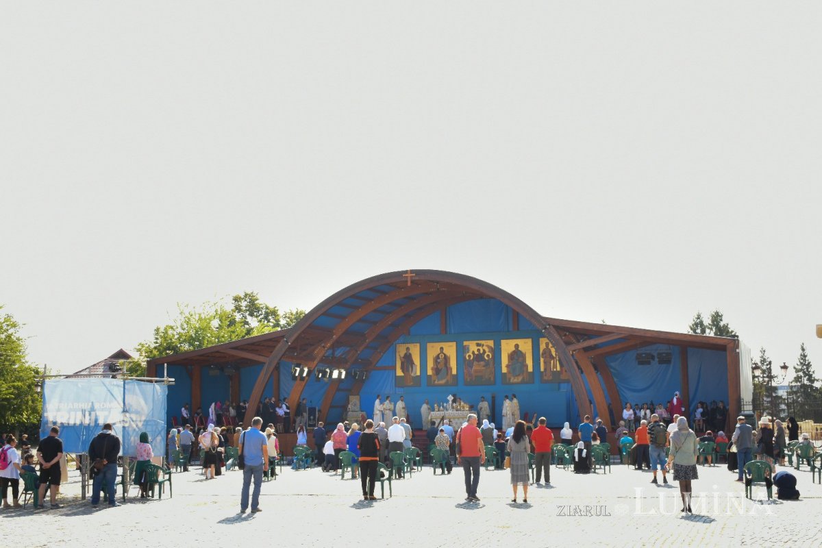 Binecuvântarea studenților misionari la Catedrala Patriarhală 183743